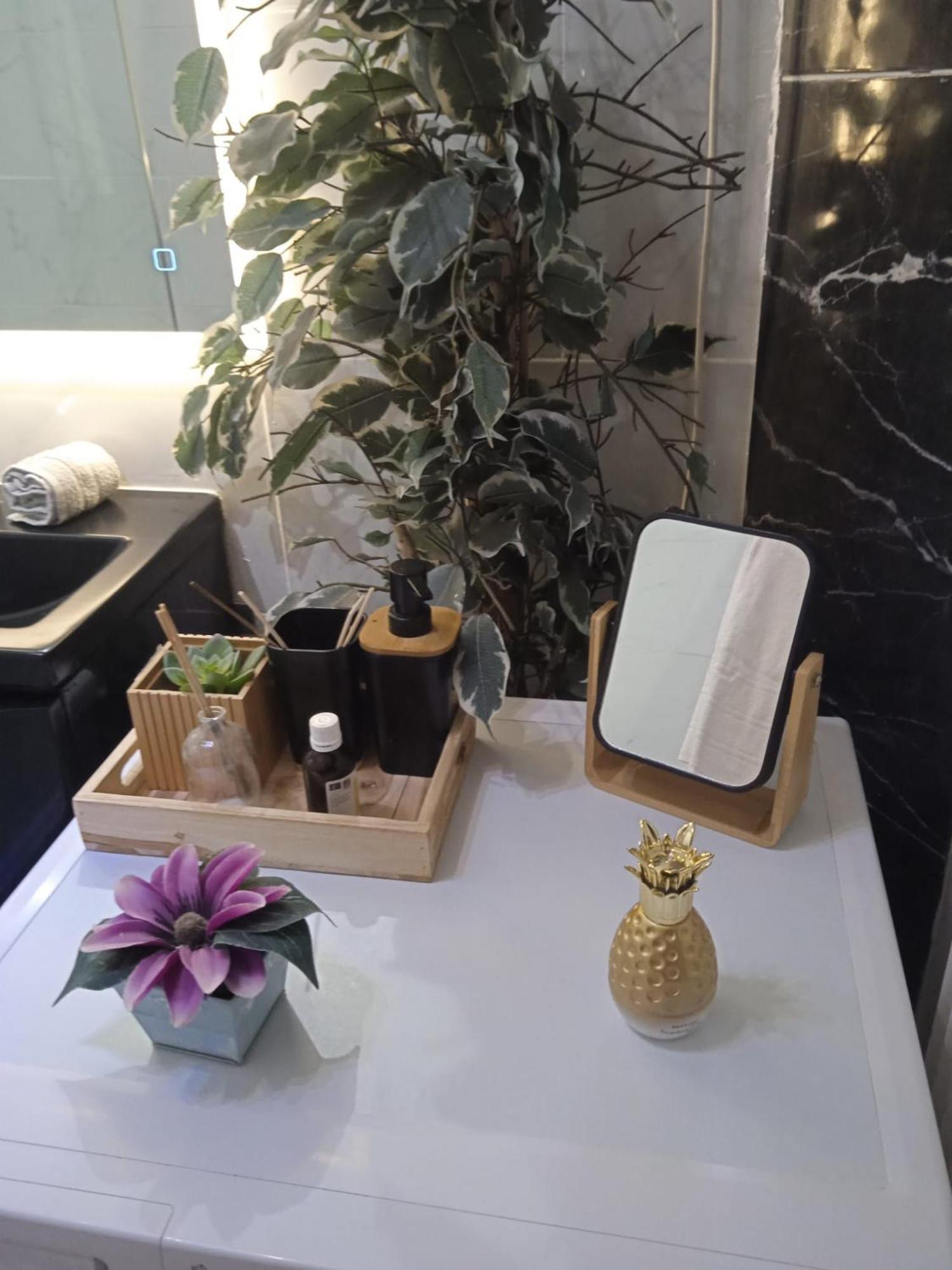Tout Confort - Clim- Salle De Bain Commune Nimes Ngoại thất bức ảnh