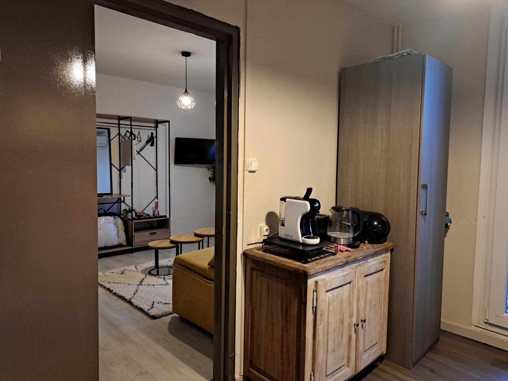 Tout Confort - Clim- Salle De Bain Commune Nimes Ngoại thất bức ảnh