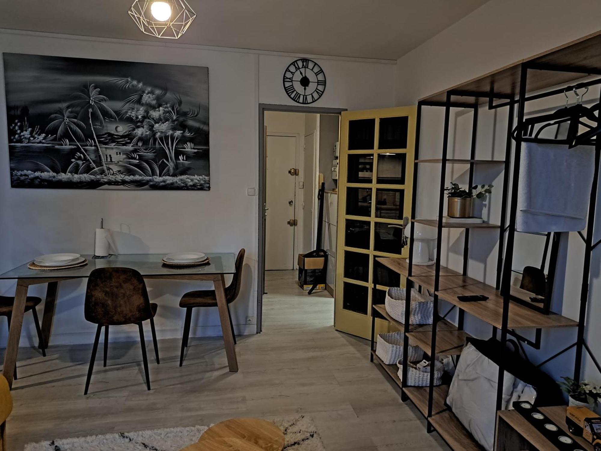 Tout Confort - Clim- Salle De Bain Commune Nimes Ngoại thất bức ảnh