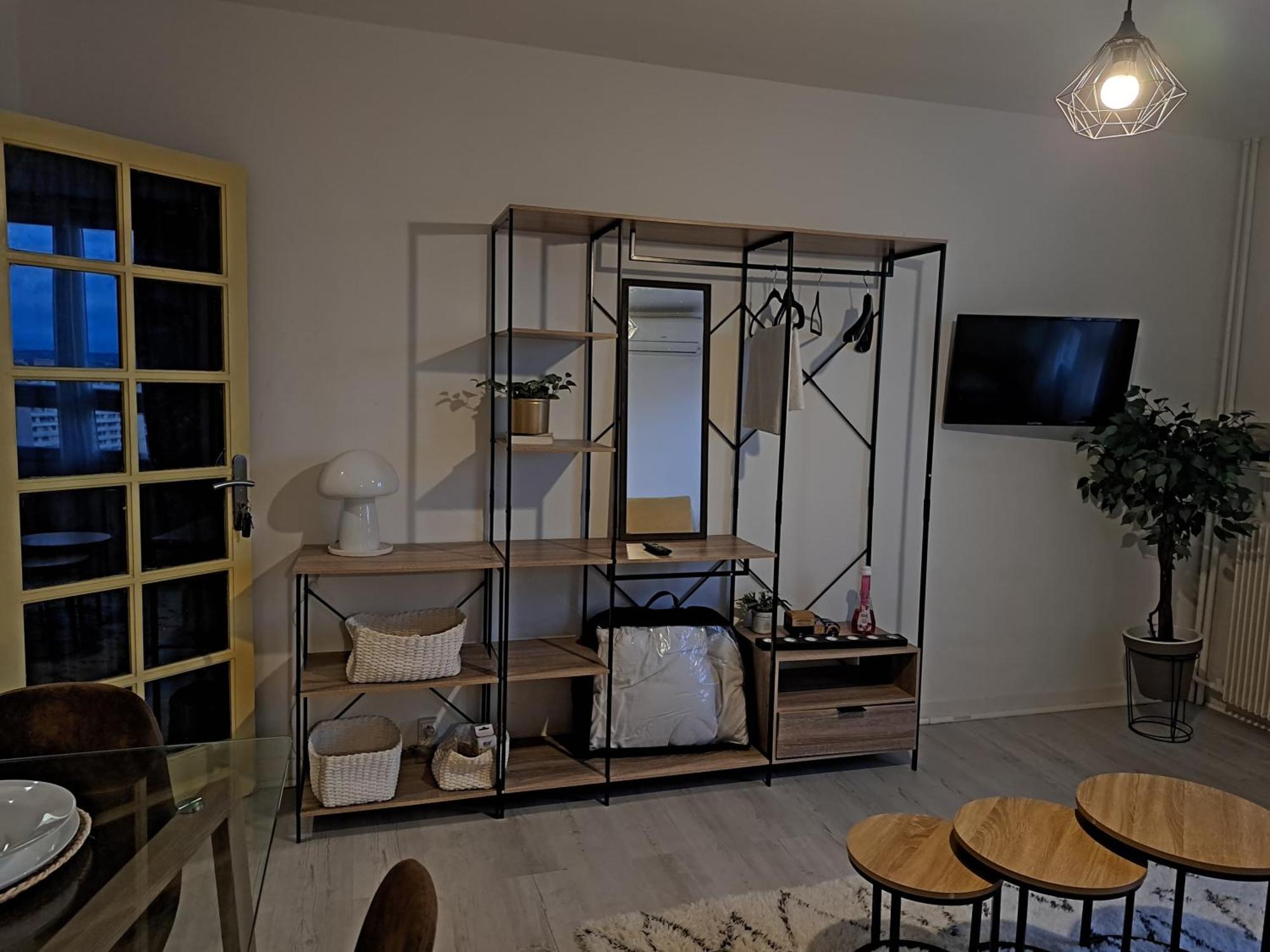 Tout Confort - Clim- Salle De Bain Commune Nimes Ngoại thất bức ảnh