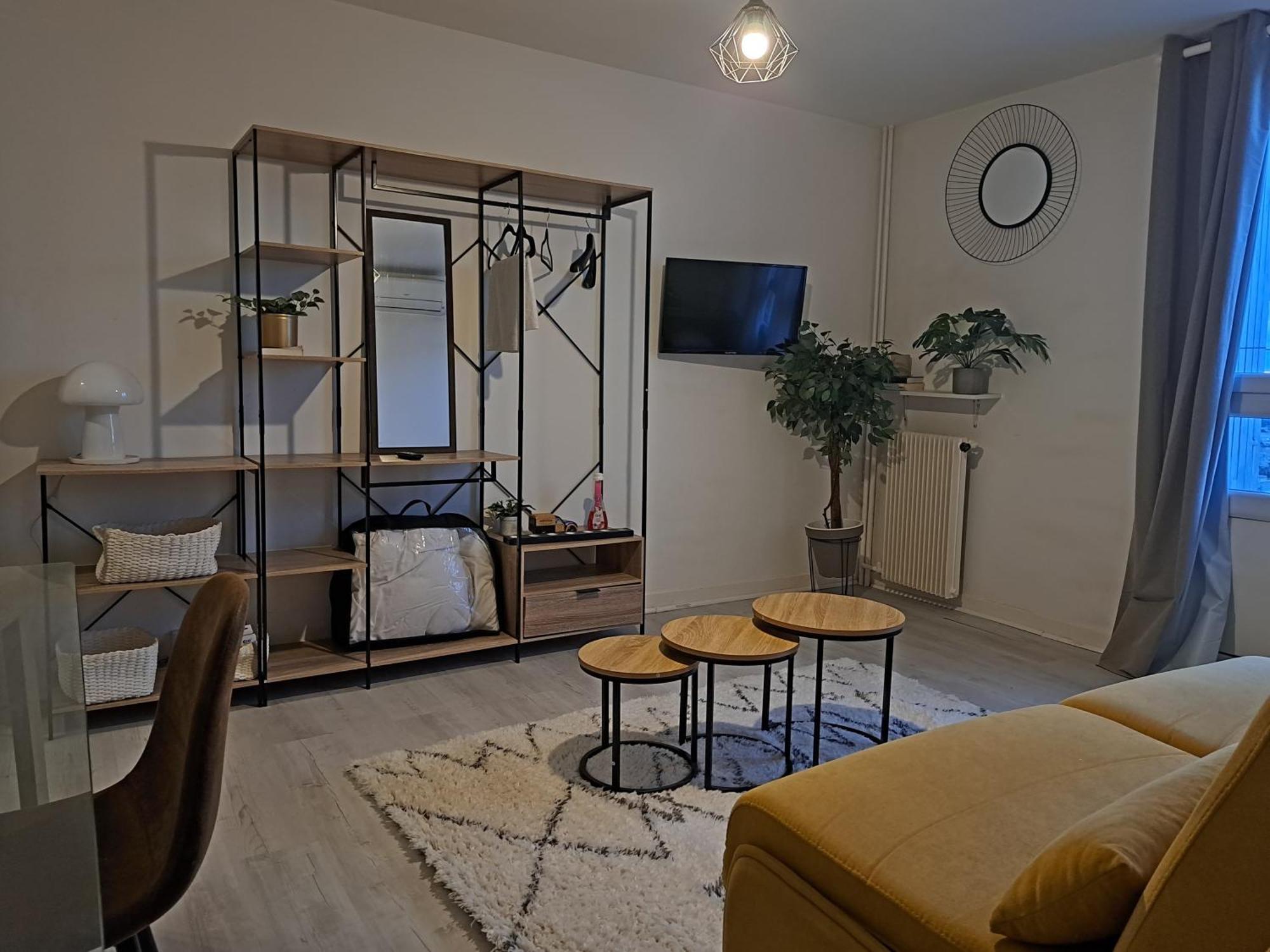 Tout Confort - Clim- Salle De Bain Commune Nimes Ngoại thất bức ảnh