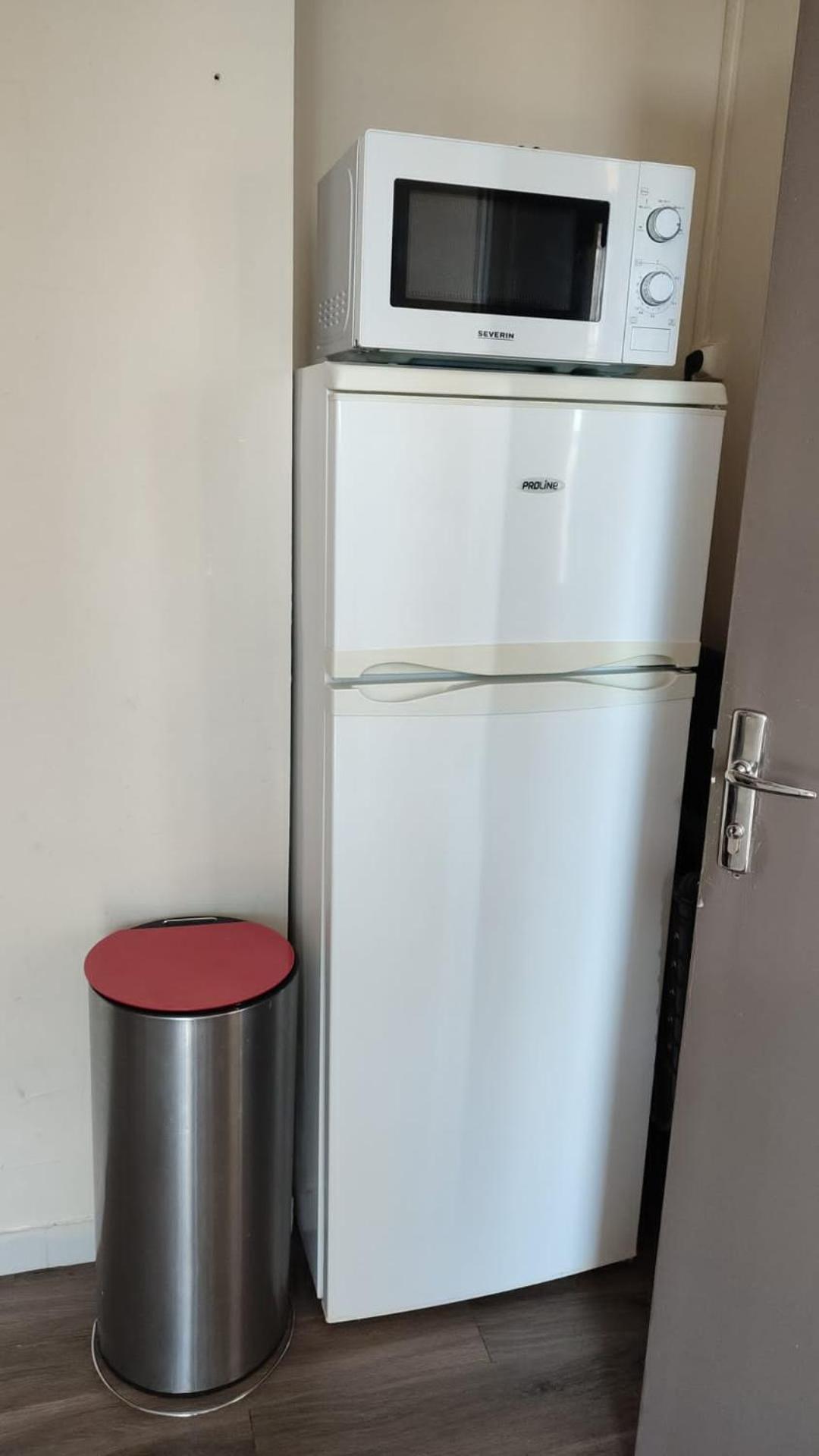 Tout Confort - Clim- Salle De Bain Commune Nimes Ngoại thất bức ảnh