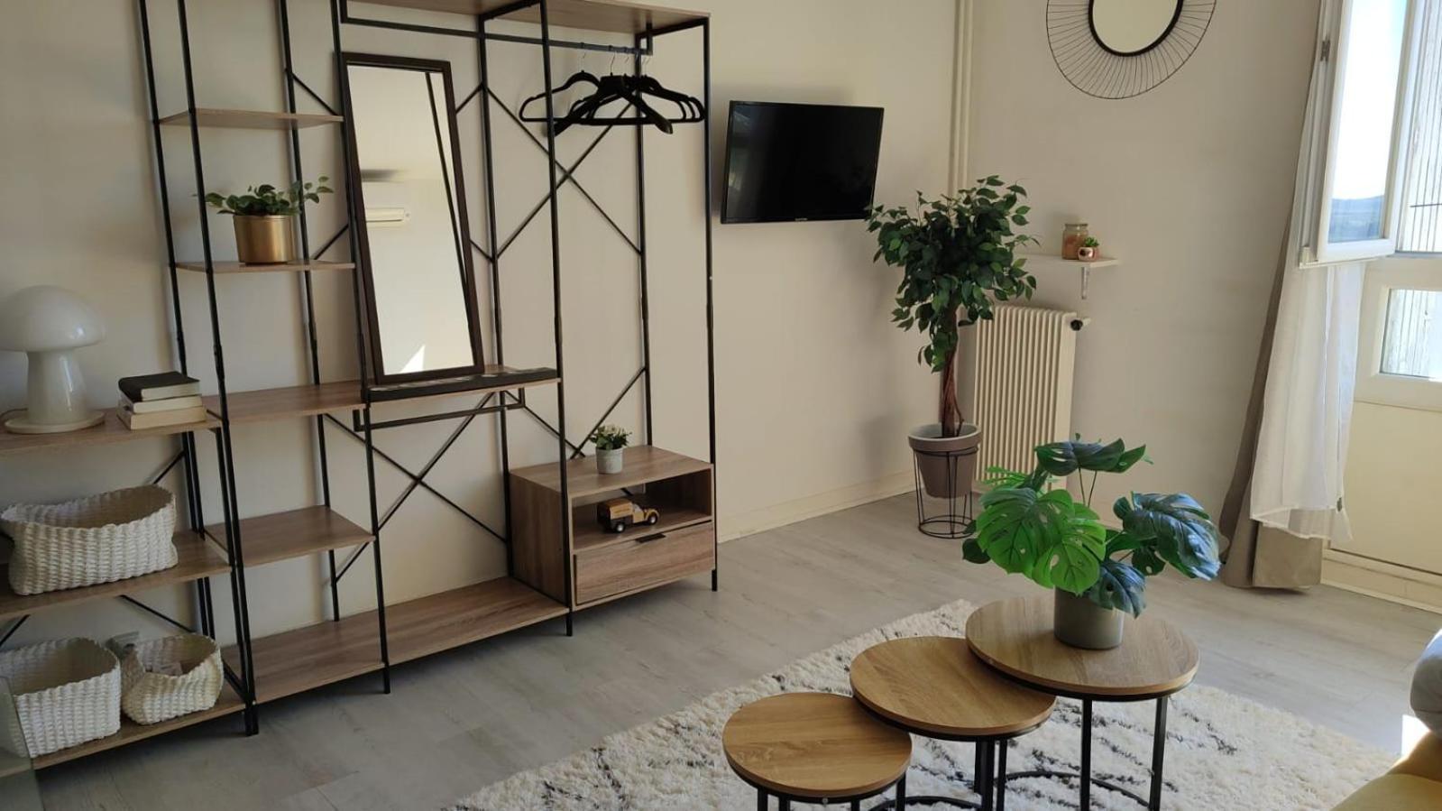 Tout Confort - Clim- Salle De Bain Commune Nimes Ngoại thất bức ảnh